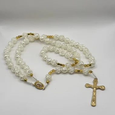 rosary-with-white-roses-47642367