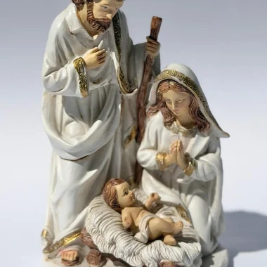 holy-family-jesus-in-nursery-6724356